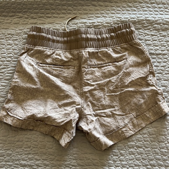 Super comfy athleta shorts size 2 - Picture 3 of 3
